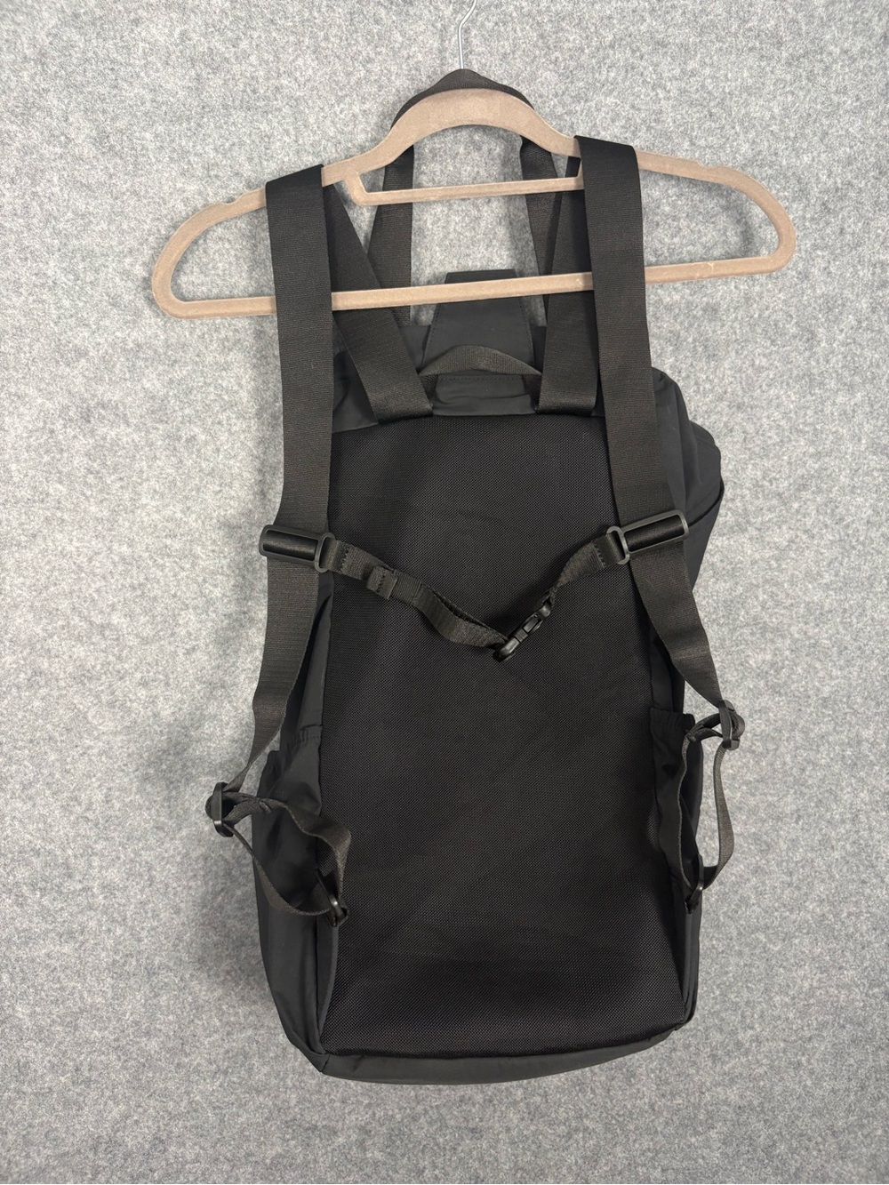 UNIQLO U Black Utility Drawstring Backpack Rucksack - Picture 4 of 7